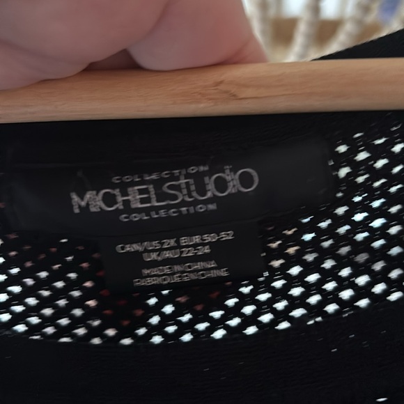 Black ruffle sweater - Picture 5 of 5